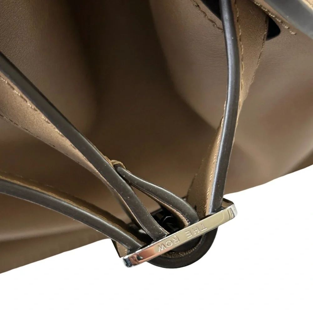 The Row Margaux Shoulder 12 Smooth Leather In Muschio - Picture 7 of 10